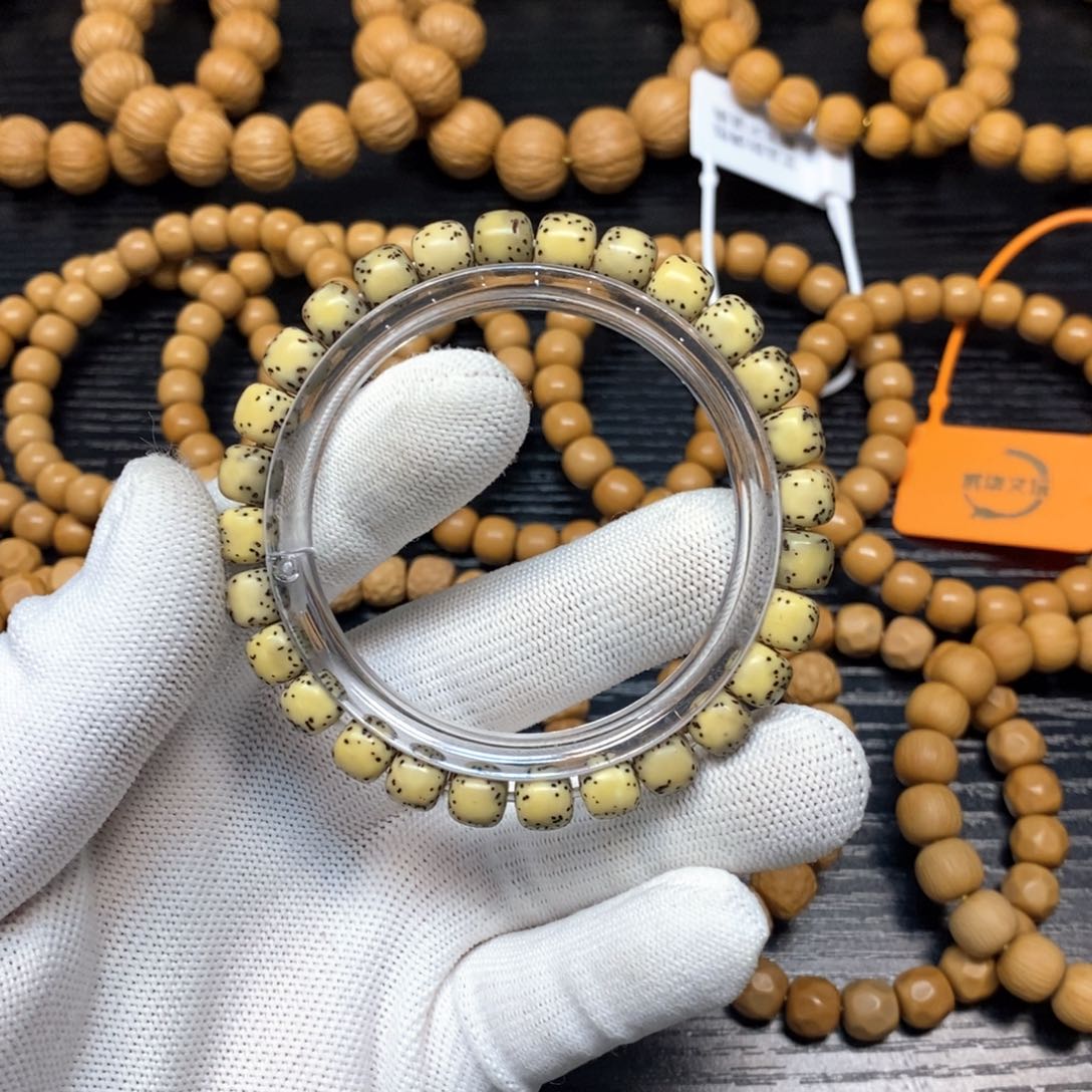 星月菩提手串绿背河豚7.8石玉料