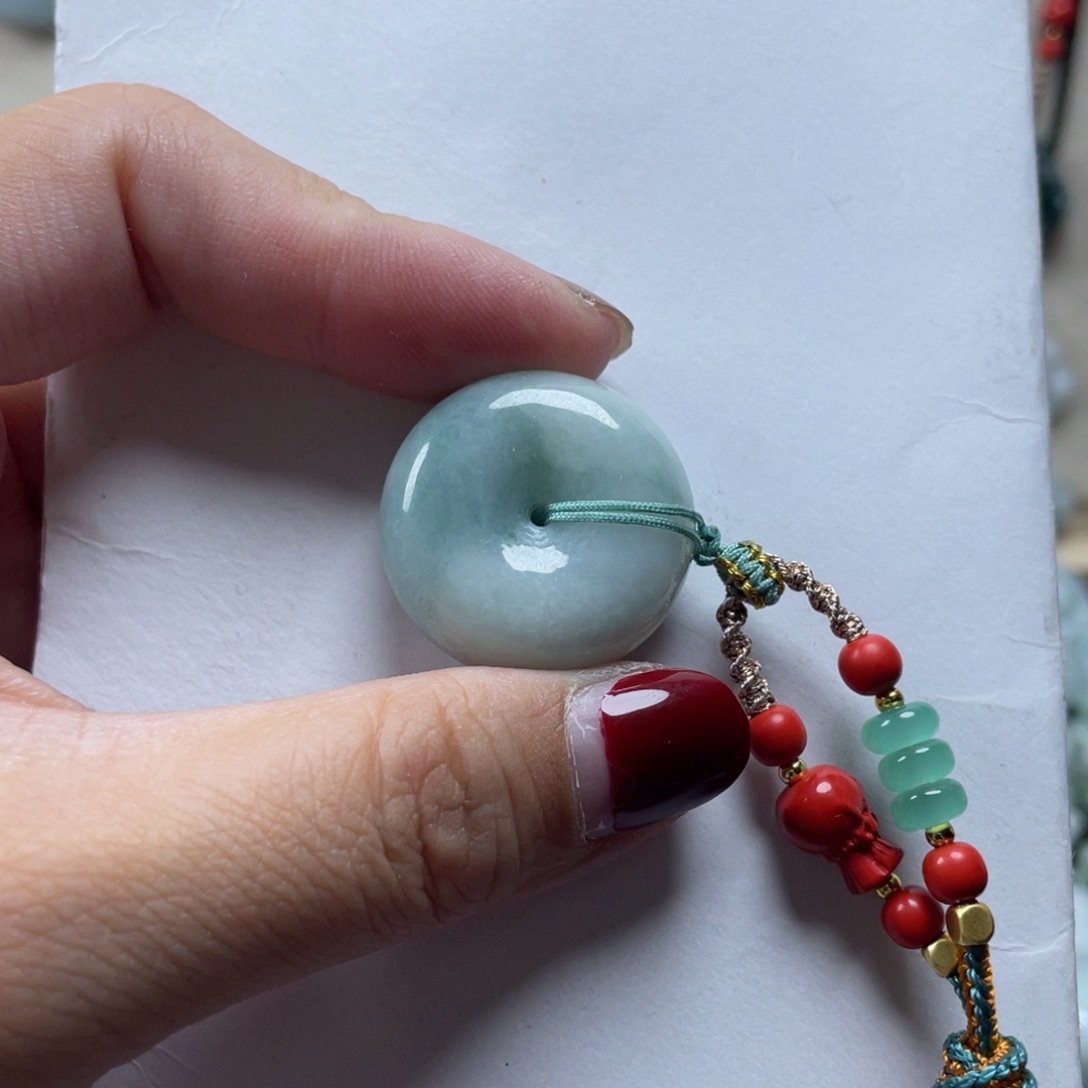 翡翠颈饰未镶嵌徐*呀