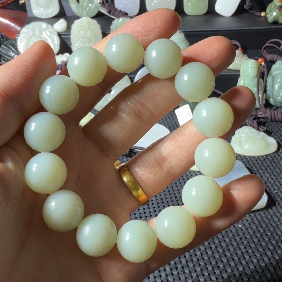 M***辉和田玉未镶嵌手链