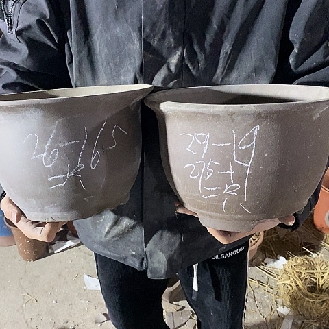 紫砂中国宜兴紫砂花盆，