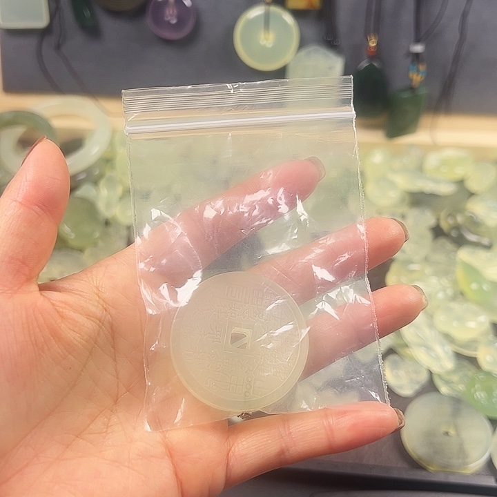 蛇纹石玉合金颈饰