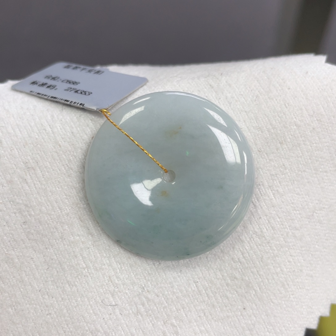 颈饰未镶嵌翡翠平安扣