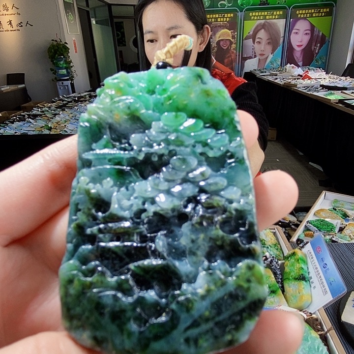 颈饰未镶嵌翡翠翡翠