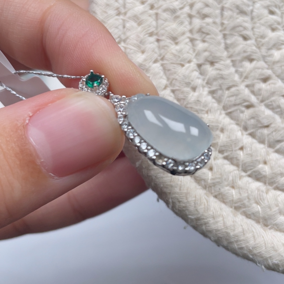 翡翠未镶嵌颈饰天然A货缅甸翡翠