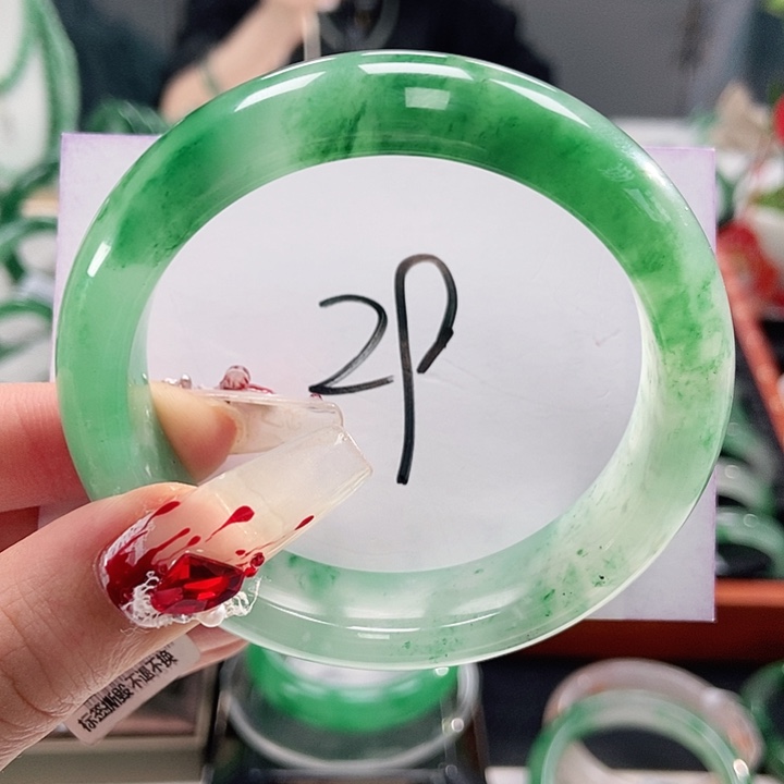 石英质玉手镯未镶嵌天然A货非洲翠手镯