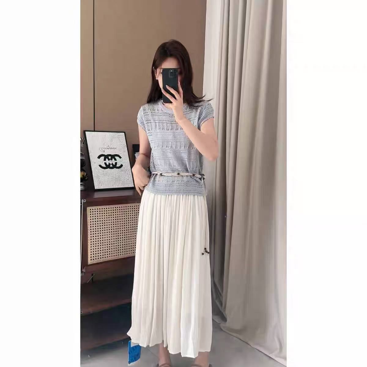 611/A88/145 新款镂空针织衫短袖t恤 +超垂半身裙两件套