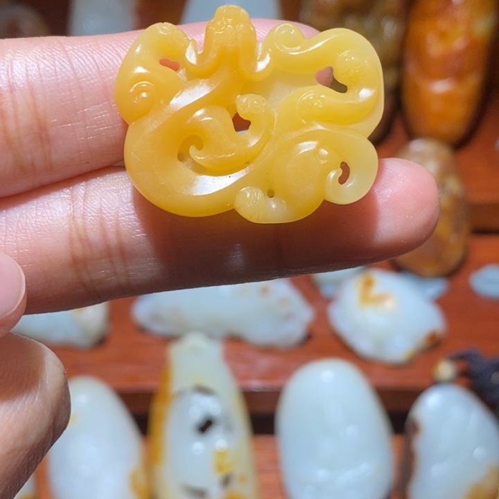 和田玉未镶嵌颈饰