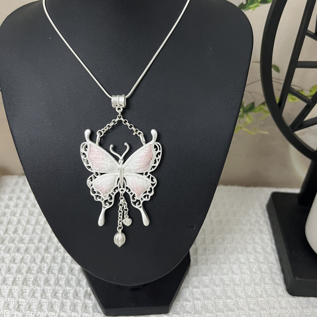 非遗苗绣蝴蝶吊坠