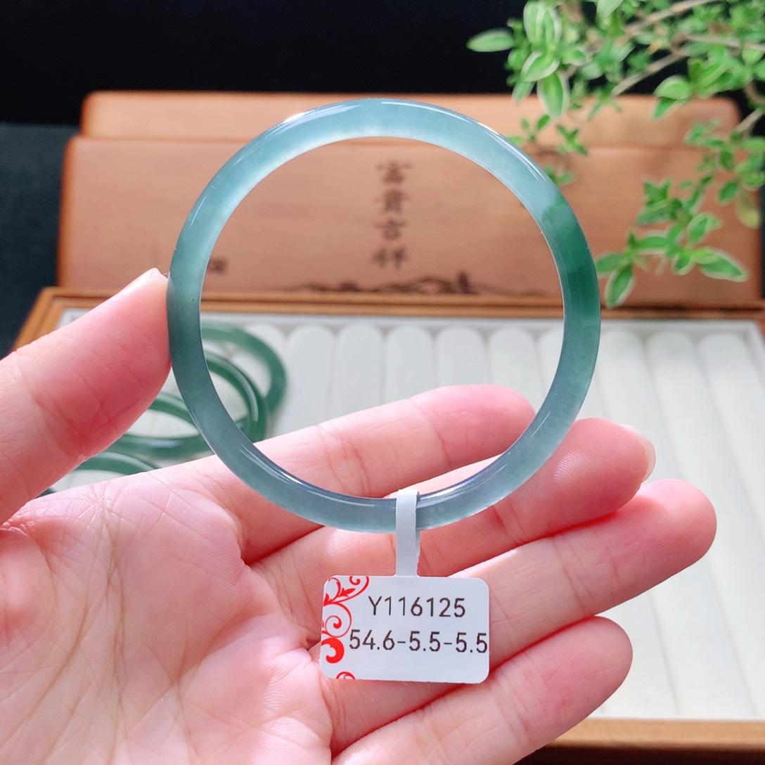 未镶嵌手镯（圆镯）翡翠