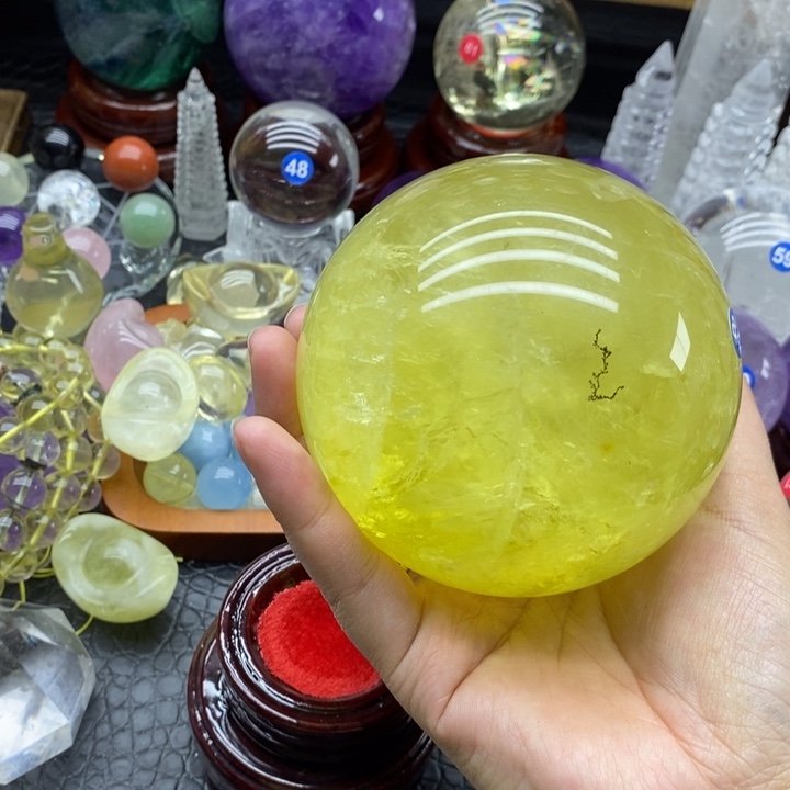 7****石材天然黄水晶球