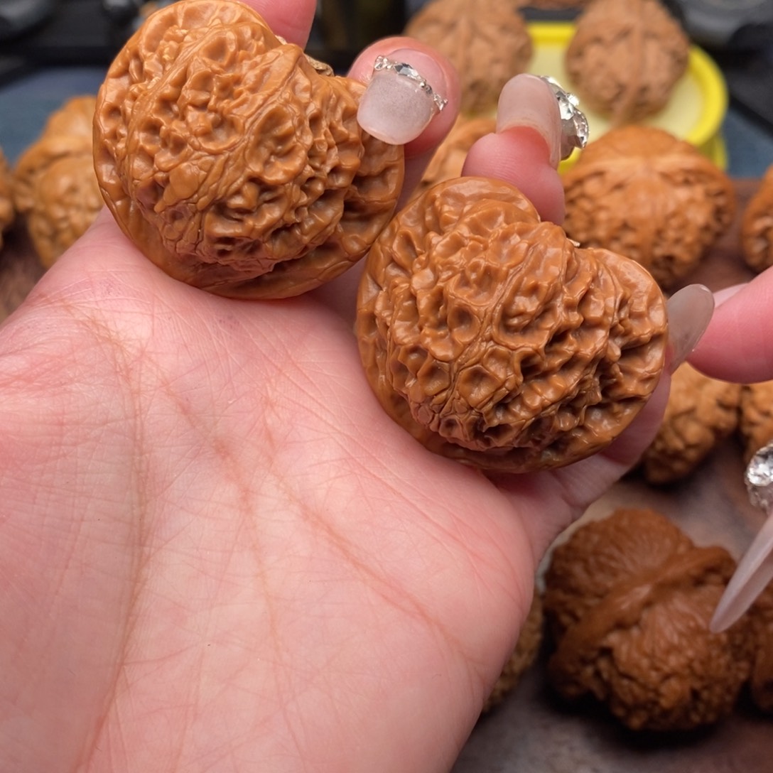 文玩核桃把件N***航桃心宫灯40