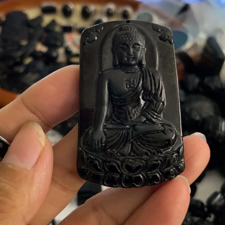 翡翠未镶嵌颈饰墨翠阿弥陀佛