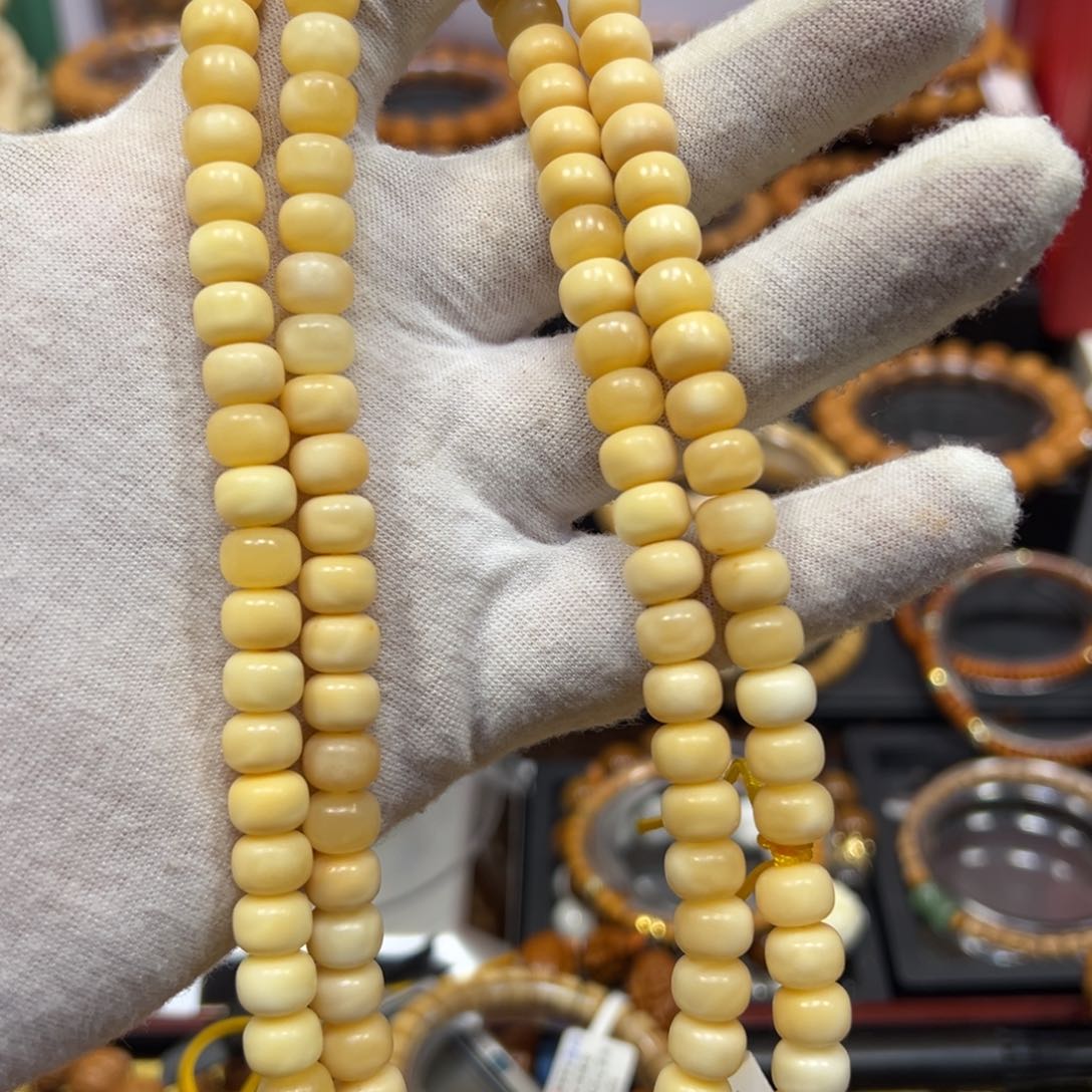 白玉菩提吊坠龙脊糖心108