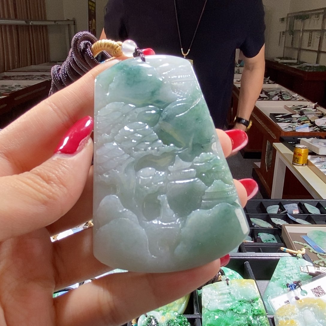 翡翠未镶嵌颈饰翡翠