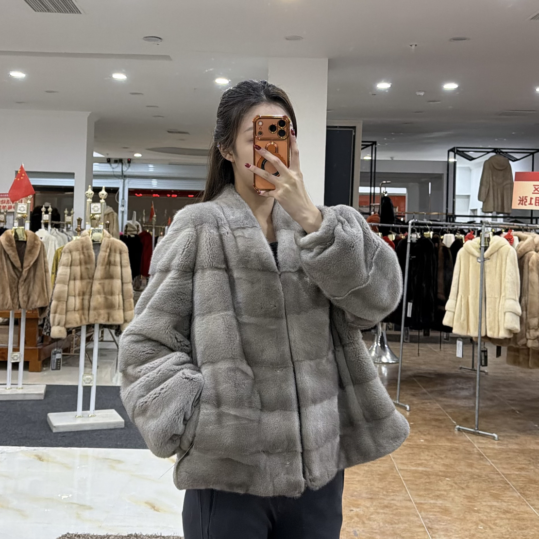 银蓝皇冠二短母皮V领横排