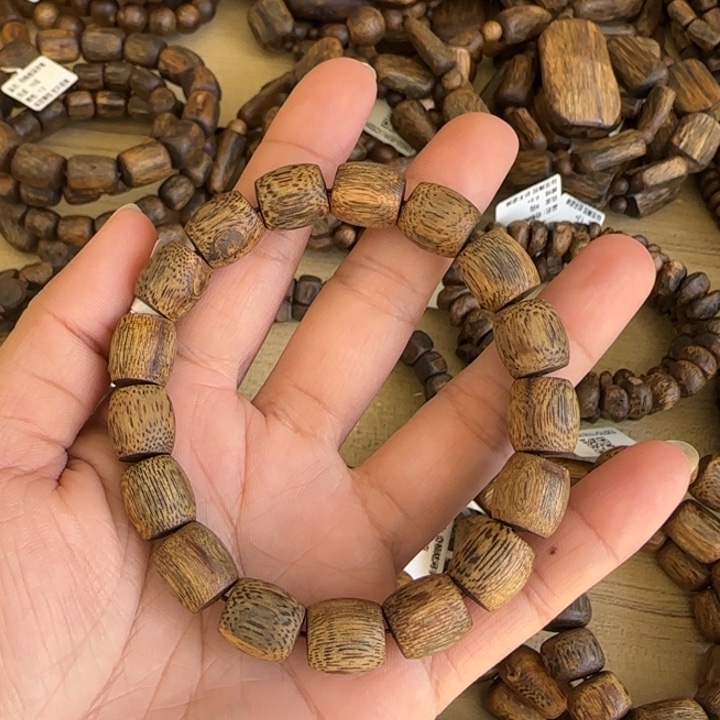 沉香手串汝湖多样性发货一条10克