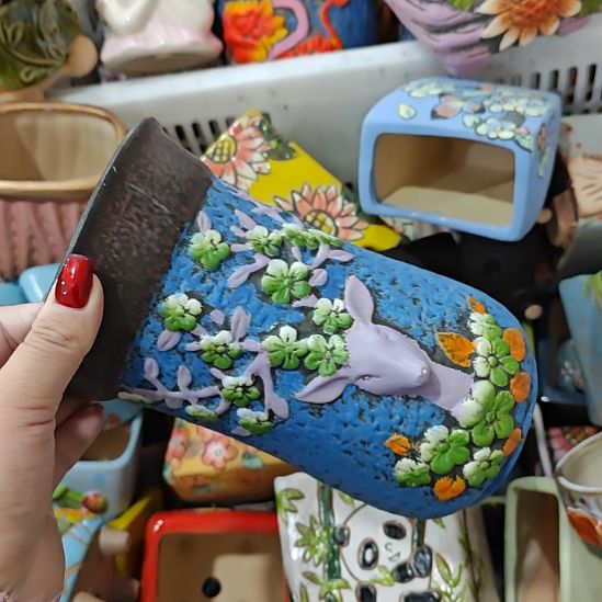 当场拍满15元发货不凑不发，花盆盆口不方不圆有针孔黑点是正常的，