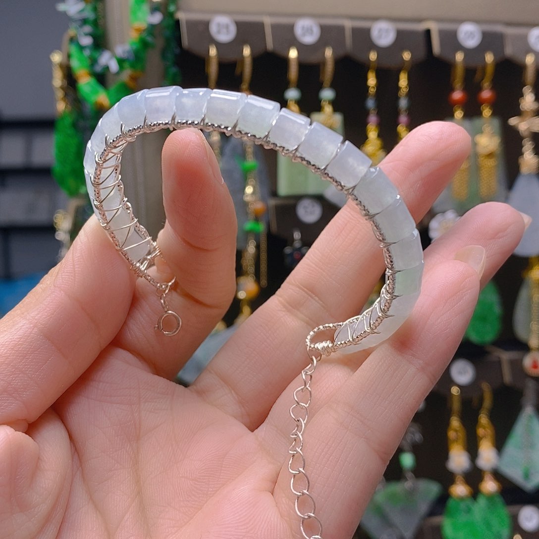 未镶嵌翡翠耳饰翡翠
