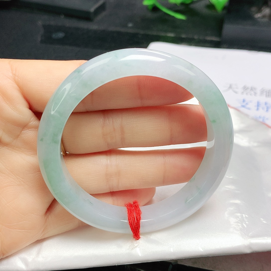 翡翠手镯未镶嵌正