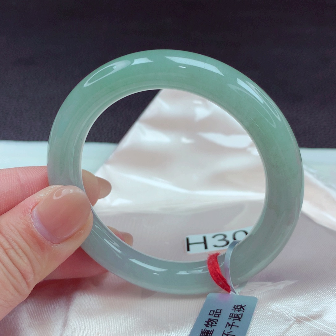 翡翠手镯未镶嵌手镯88