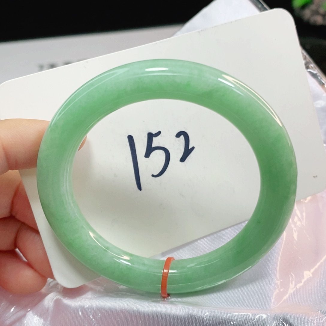 翡翠手镯未镶嵌56圈口圆条