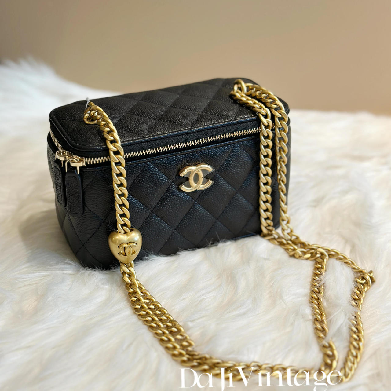 99新 Chanel/香奈儿 大吉中古/Chanel香奈黑金爱心金球长盒子斜挎