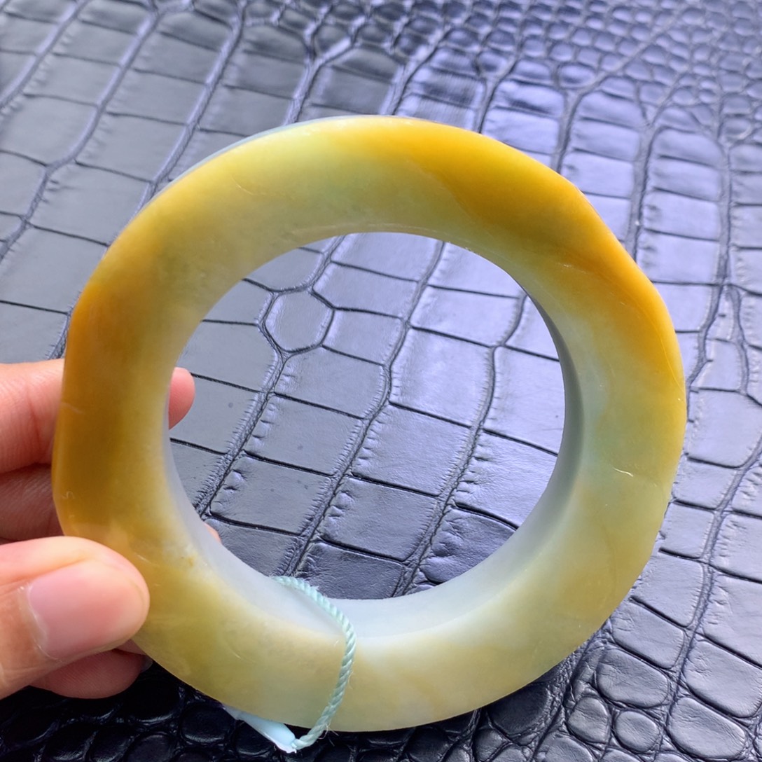 未镶嵌翡翠手镯定制翡翠