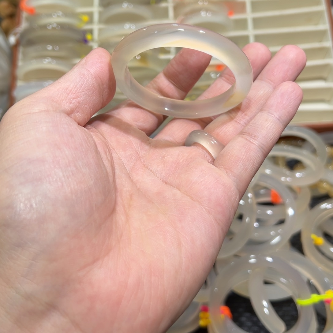 玛瑙/玉髓未镶嵌手镯5152圈有包容4.1