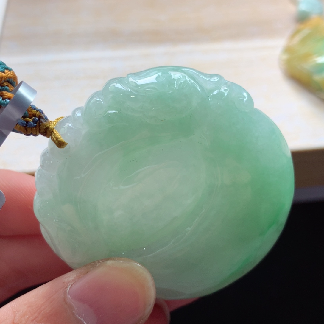 翡翠未镶嵌颈饰吊坠