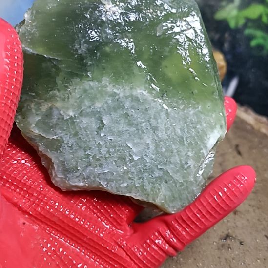 蛇纹石玉未镶嵌珠宝奇石