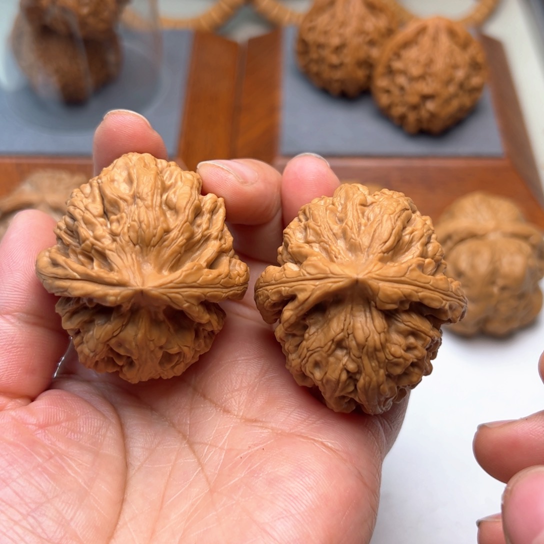 文玩核桃把件L**n红锦鲤43红