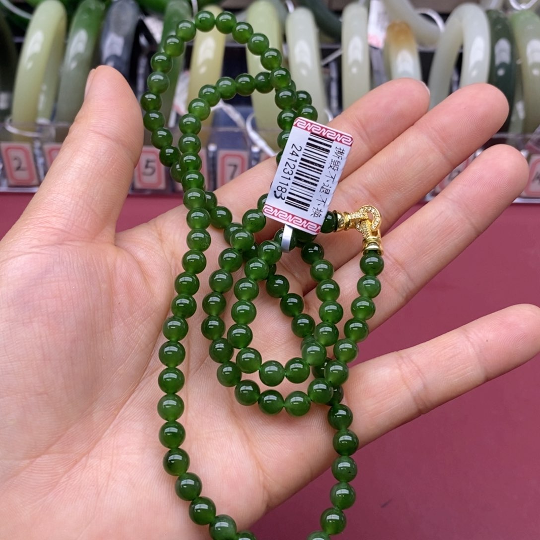 和田玉项链未镶嵌王**情