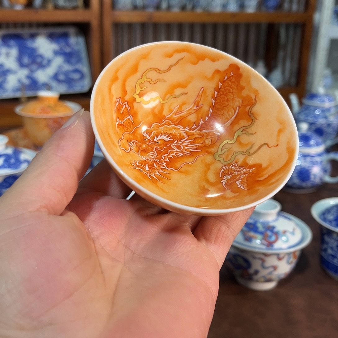 矾红龙纹普洱杯精工