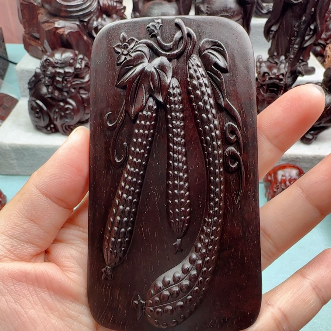 小叶紫檀把件呱呱生财