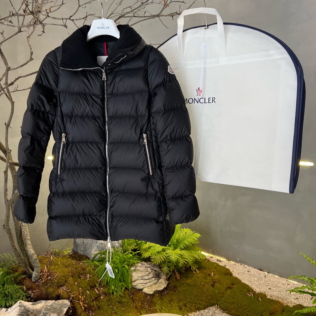 MONCLER盟可睐/241243/0码/翻领拉链羽绒服/95新/12500
