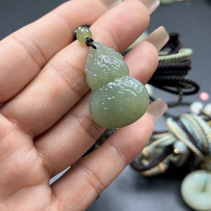 【闪购商品】颈饰未镶嵌和田玉
