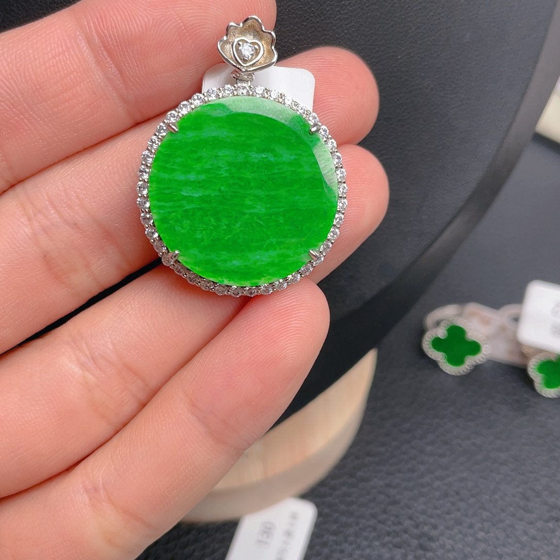 【闪购商品】翡翠吊坠(不含链)银S925镶嵌