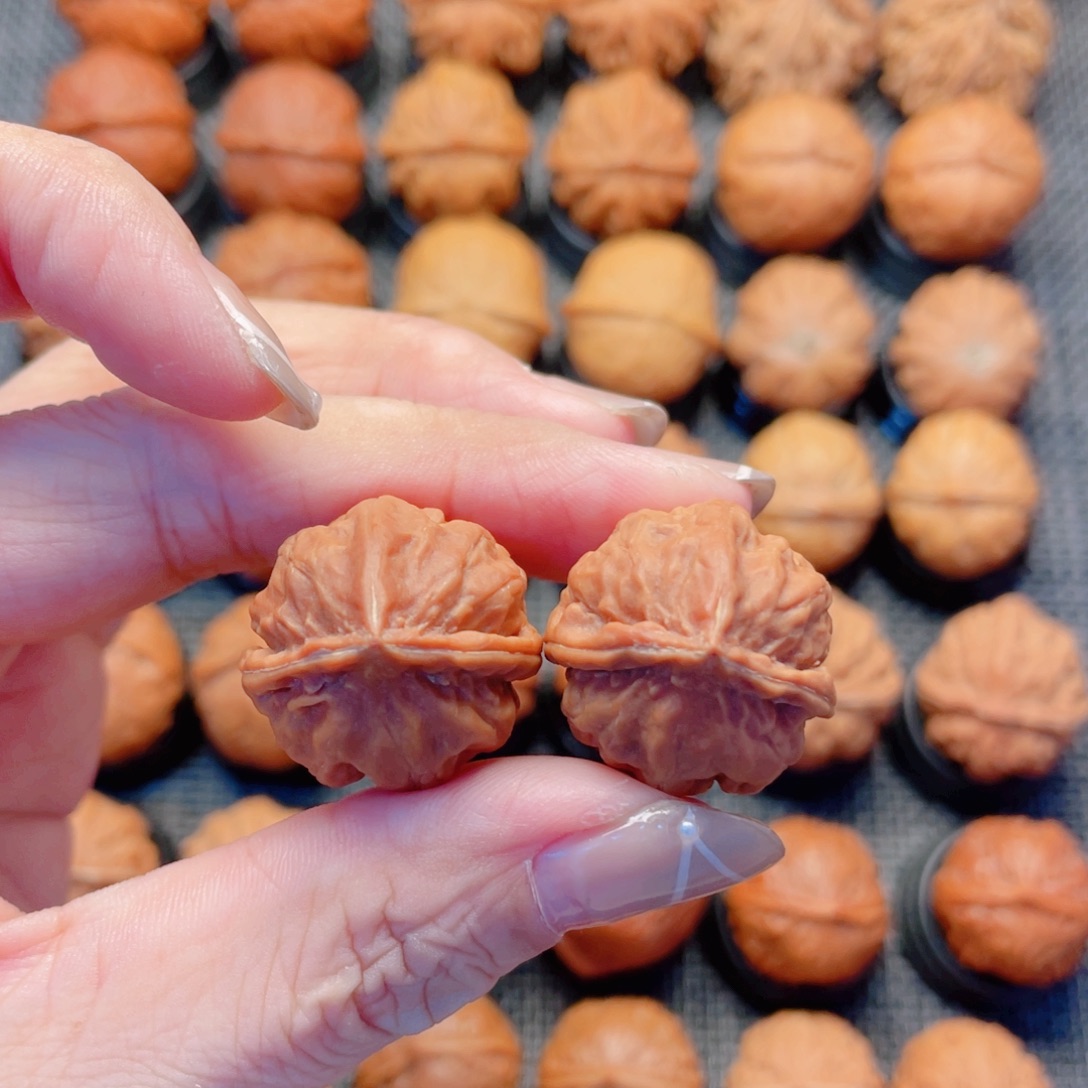 s***a文玩核桃把件小三棱