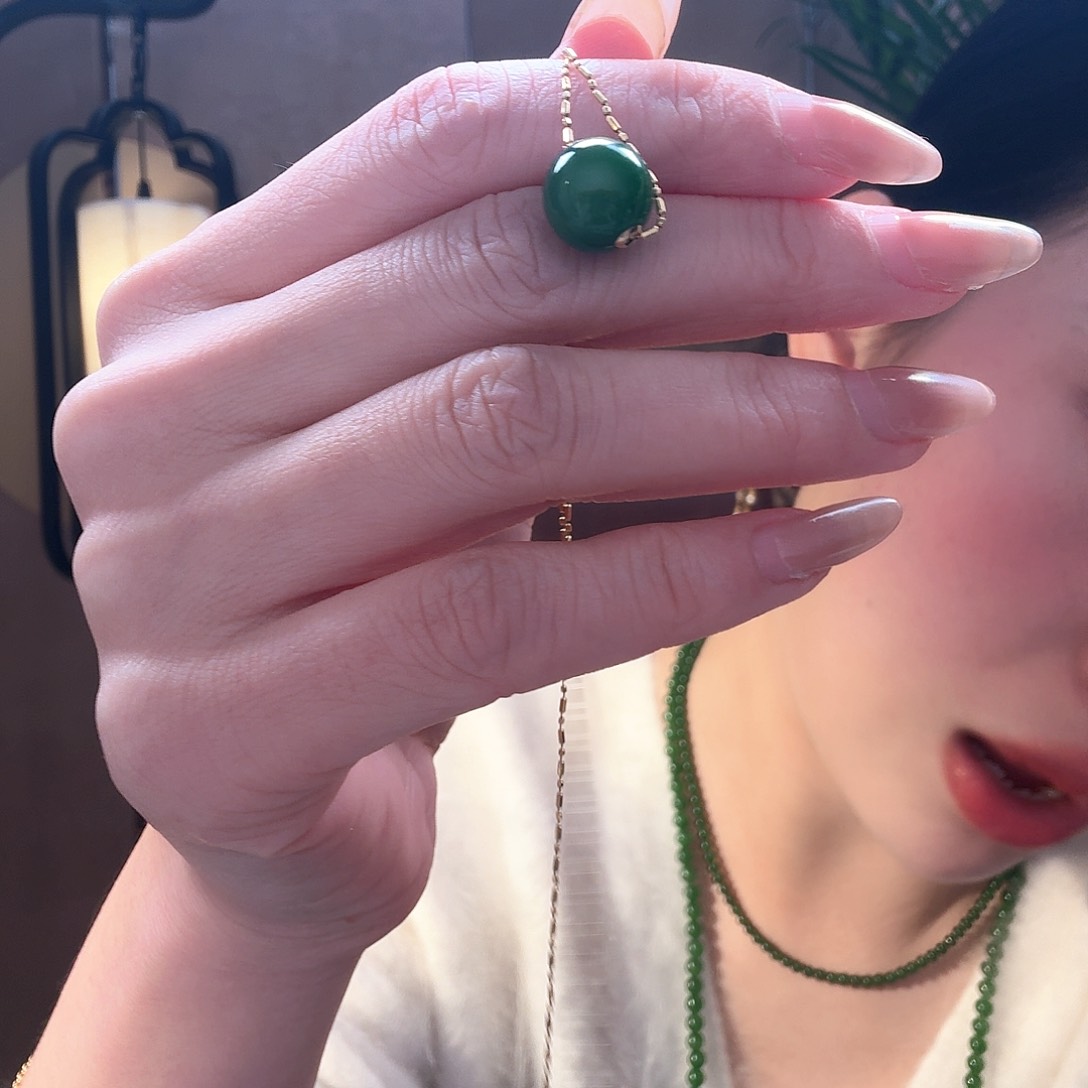 和田玉吊坠(不含链)18K金镶嵌