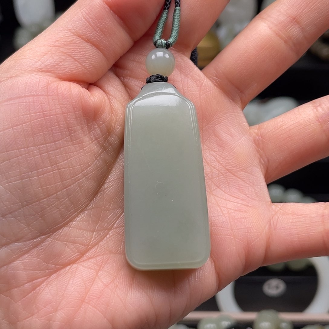 和田玉吊坠(赠链)未镶嵌