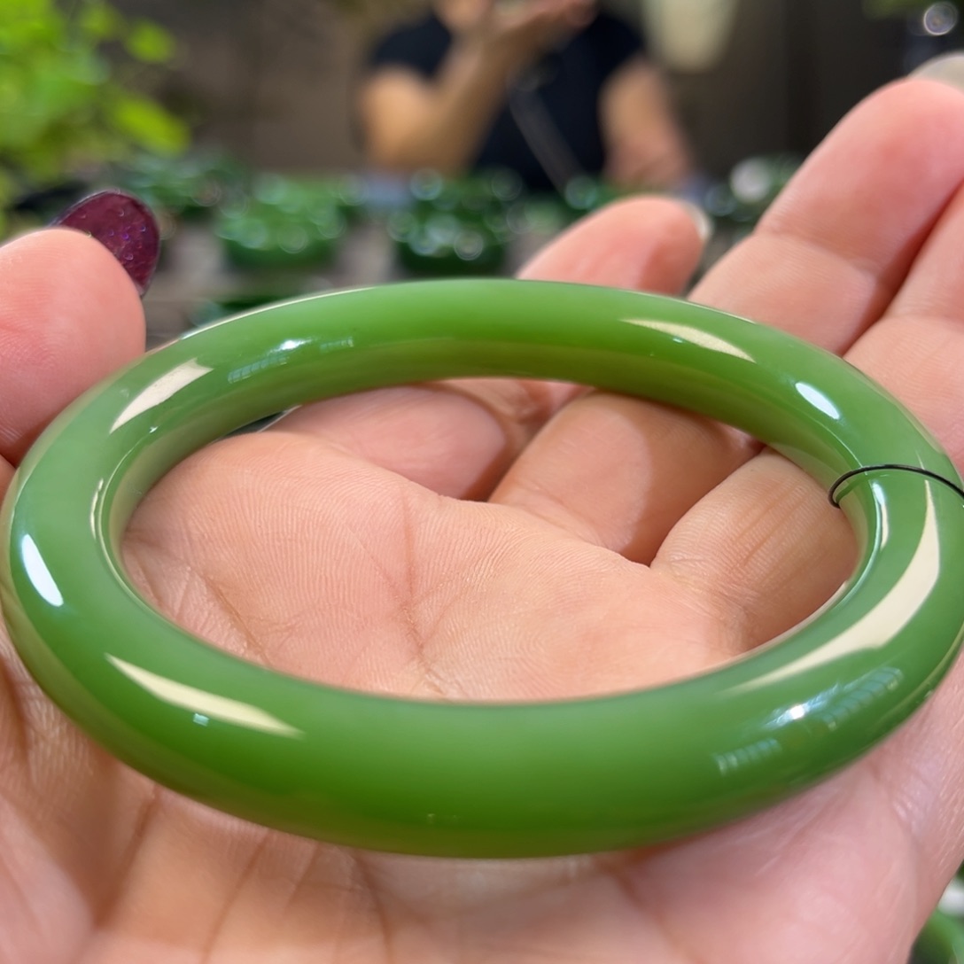 未镶嵌手镯和田玉（碧玉）