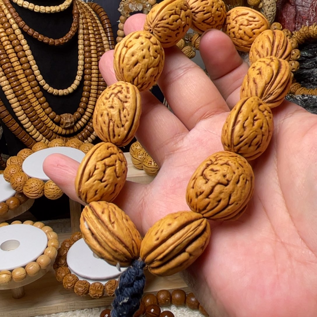 桃核钱袋子手持蓝粉丝福利