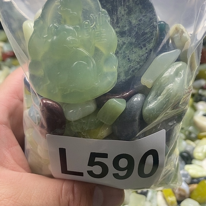 岫玉鱼缸石未镶嵌