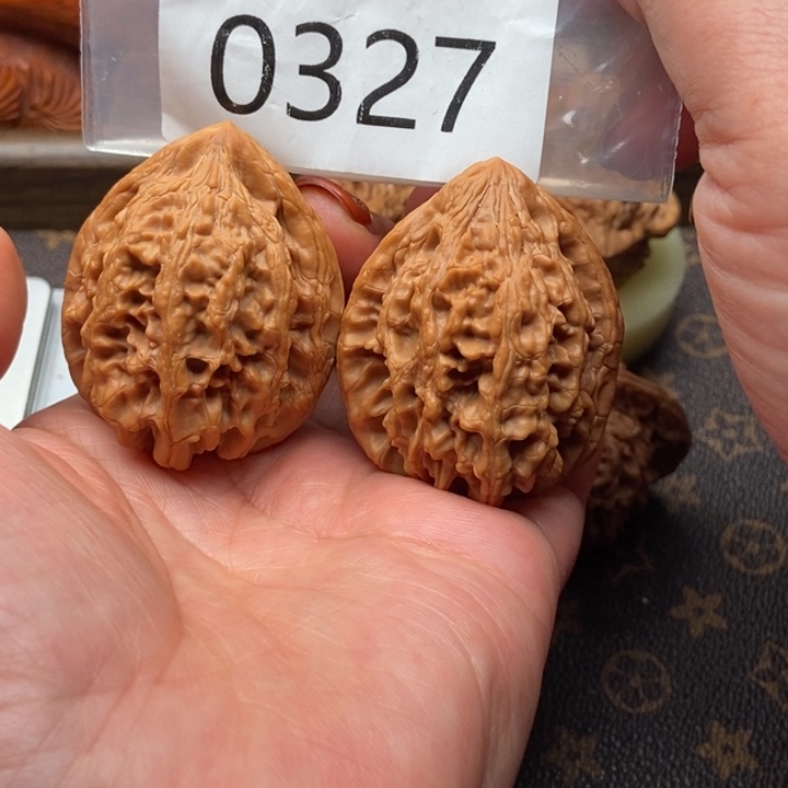 吊坠桃核大沽石40