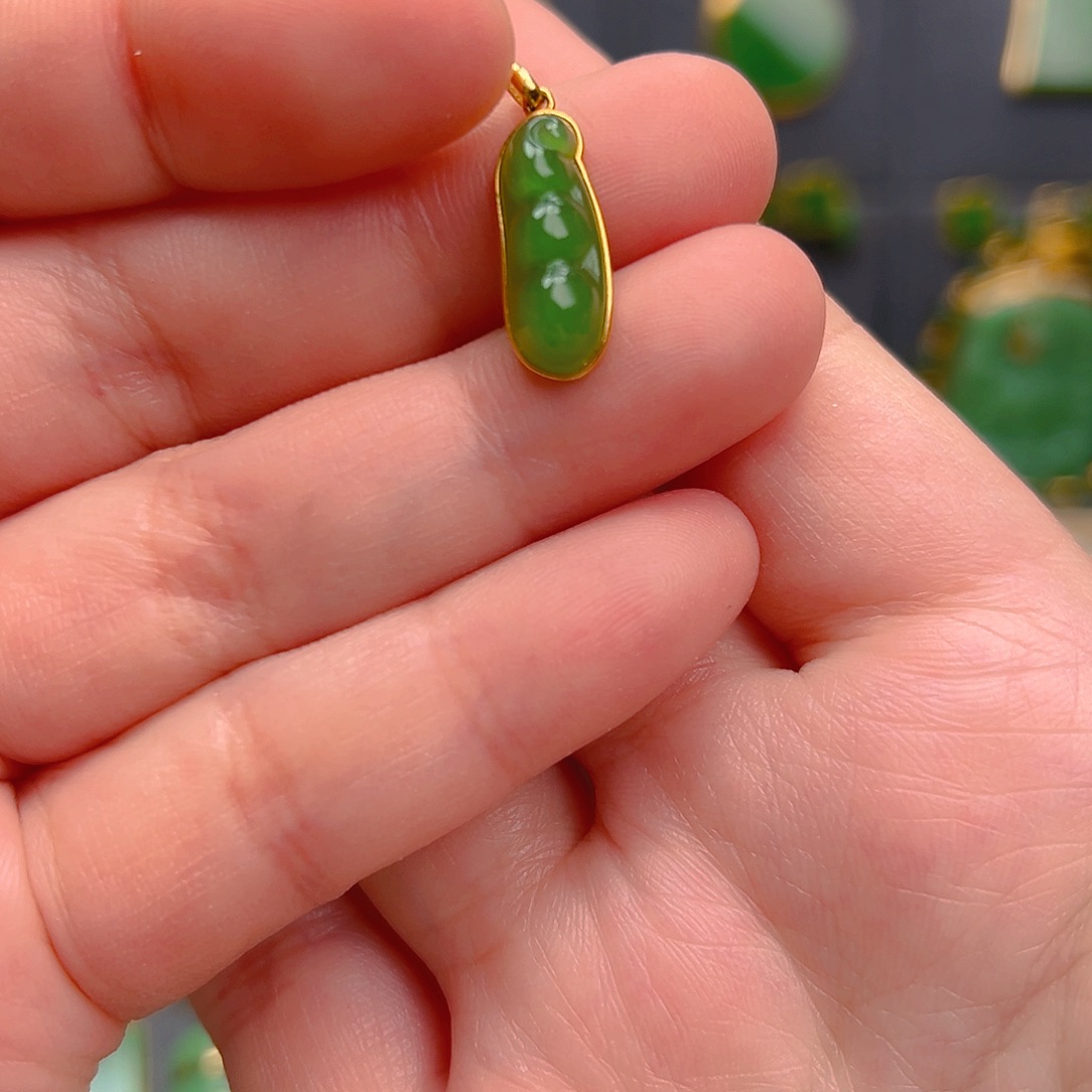 和田玉（碧玉）18K金镶嵌吊坠(不含链)