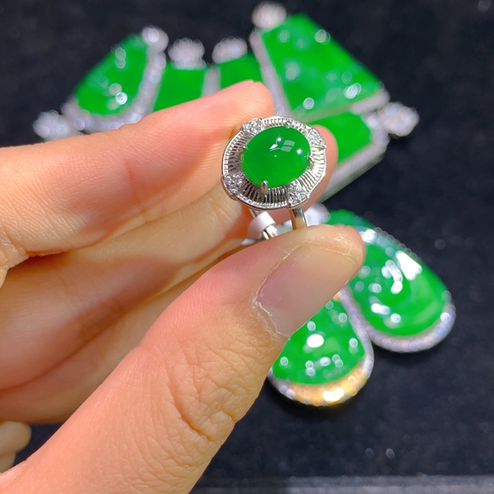 翡翠戒指银S925镶嵌一个