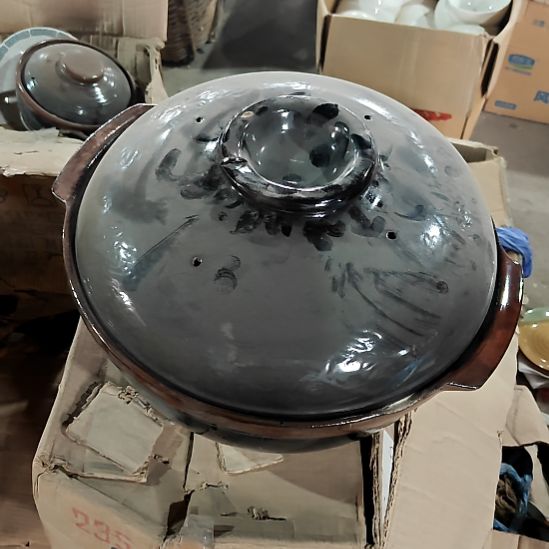 摆件盘子碗茶壶啥都有