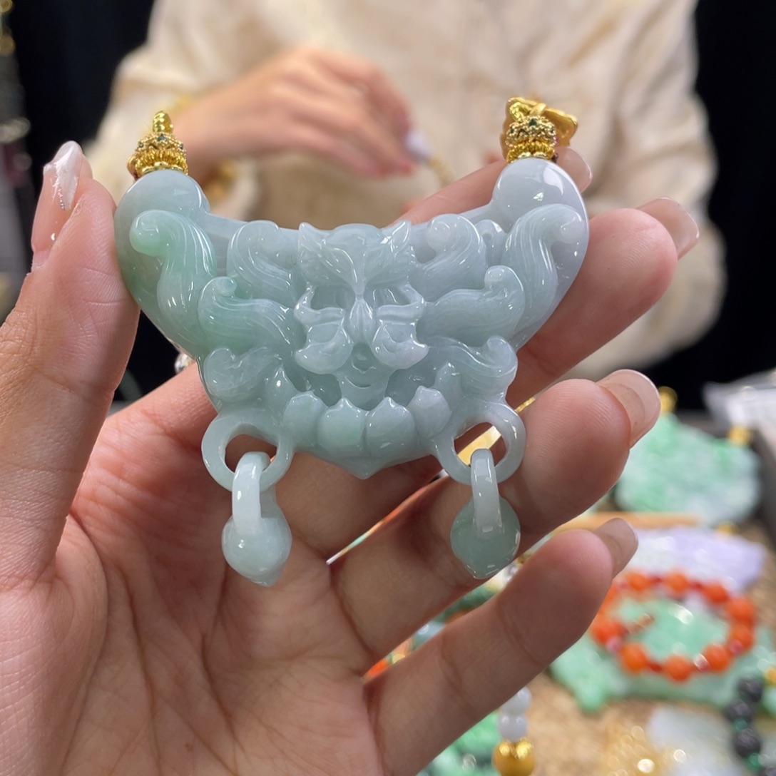 翡翠颈饰未镶嵌代编织