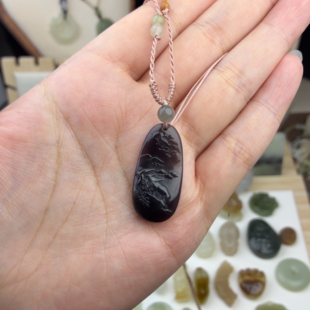 默***4和田玉未镶嵌颈饰