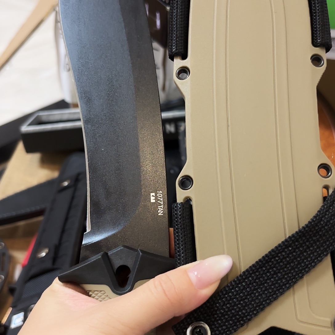 特制钢清仓特价卡秀腿白色。 